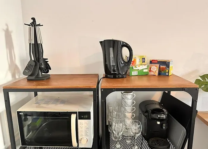 2 Spacious & Modern Industrial Loft At Westbahnhof - Next To Metro - Smart Beamer, Netflix & Long Friendly Apartamento