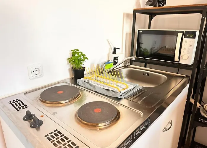 Apartamento 2 Spacious & Modern Industrial Loft At Westbahnhof - Next To Metro - Smart Beamer, Netflix & Long Friendly *
