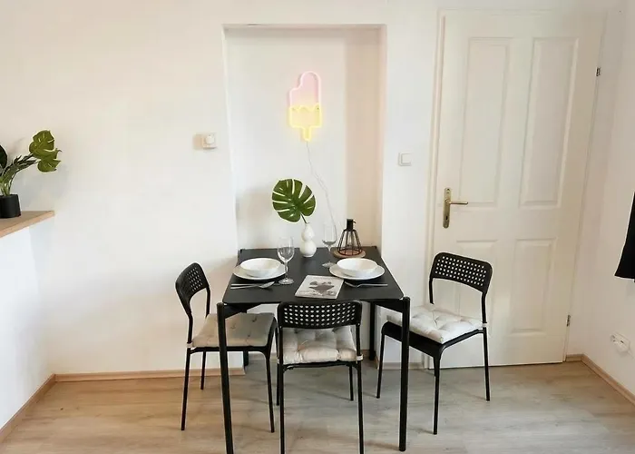 Διαμέρισμα 2 Spacious & Modern Industrial Loft At Westbahnhof - Next To Metro - Smart Beamer, Netflix & Long Friendly
